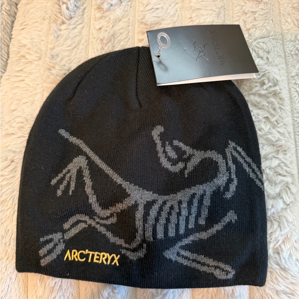 Arc'teryx Black and Gray Logo Beanie